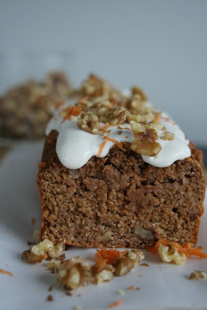 Zelfgemaakte carrotcake